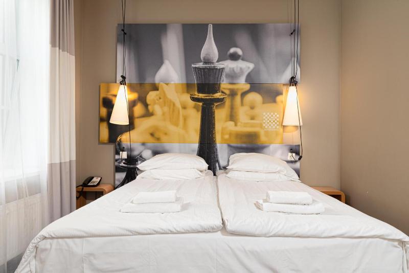 Premium Double Room image 3