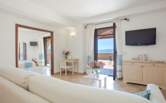 Junior Suite with Sea View image 4