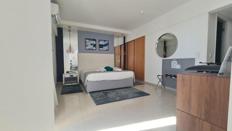 Junior Deluxe Suite image 2