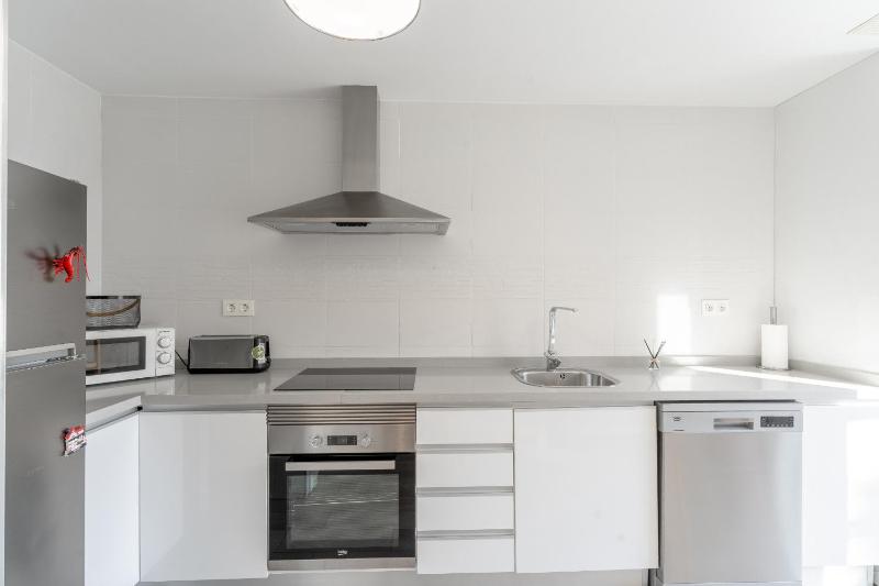 Azure Escape Villa Gran Alacant by United Renters - image 4