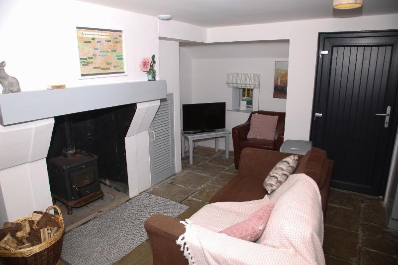 One-Bedroom Cottage image 1