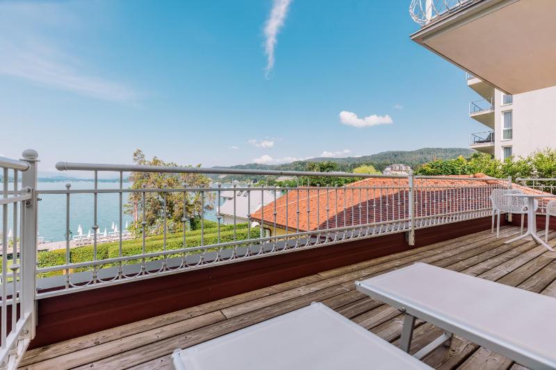 Junior Suite with Balcony image 2