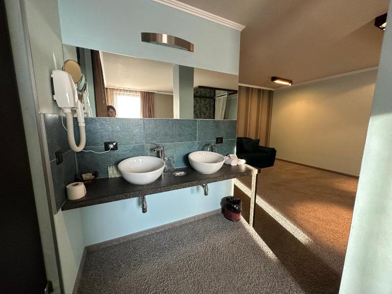 Family Room image 3