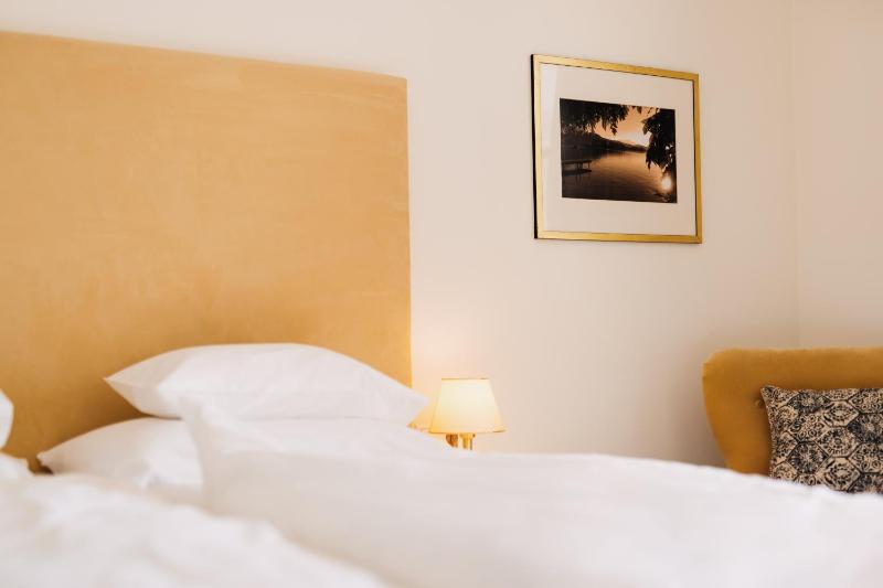 Deluxe Double Room with Balcony image 2