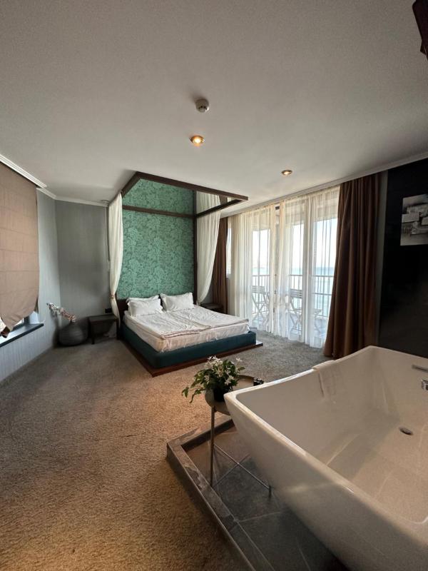 Junior Suite image 1
