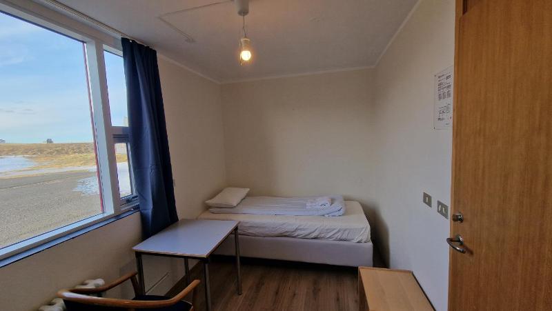 Single Room with Shared Bathroom image 1