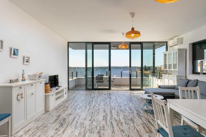 Sunset Bay apartment with pool in Medulin - image 15