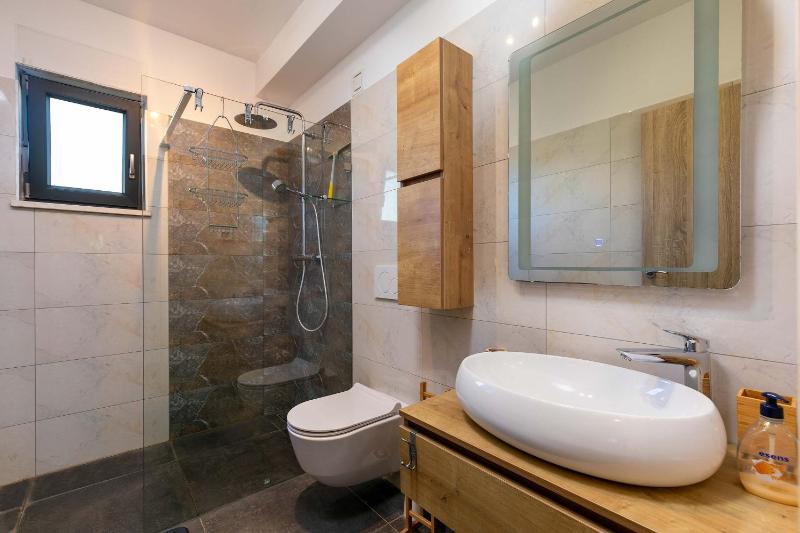 Sunset Bay apartment with pool in Medulin - image 6