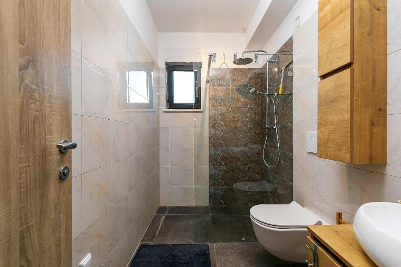 Sunset Bay apartment with pool in Medulin - image 12