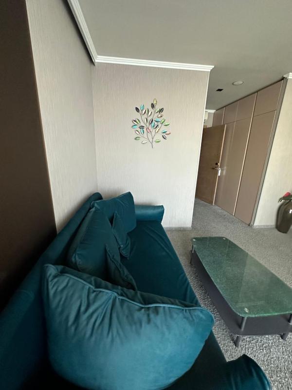One-Bedroom Suite image 3