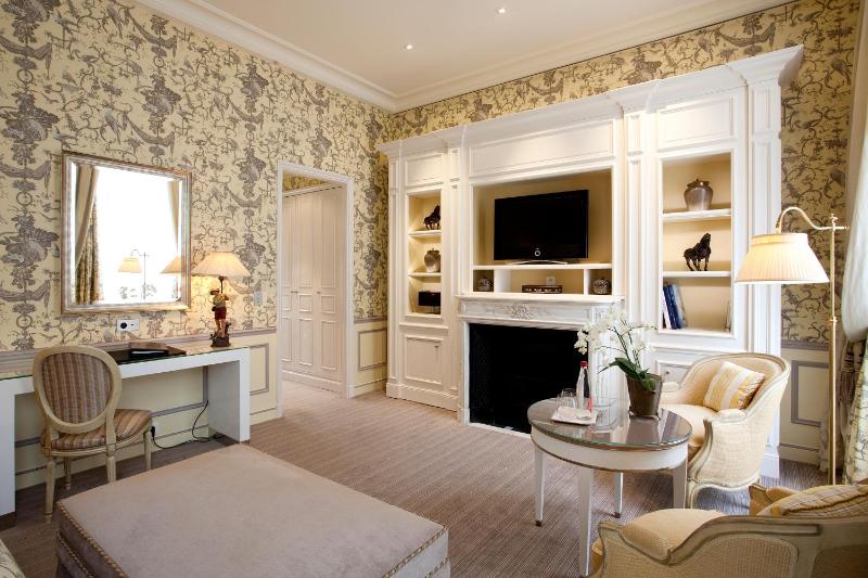 Deluxe Room - Castle image 3