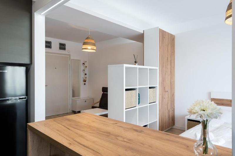 Zen 3 & 4 - Elegant Studios in Prime Location - image 8