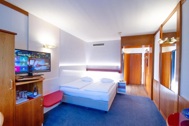 Special Offer - Comfort Double Room with Breakfast and Parking Included image 3