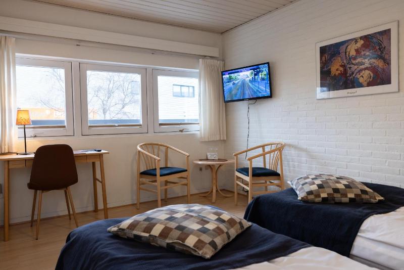 Budget Double Room image 4