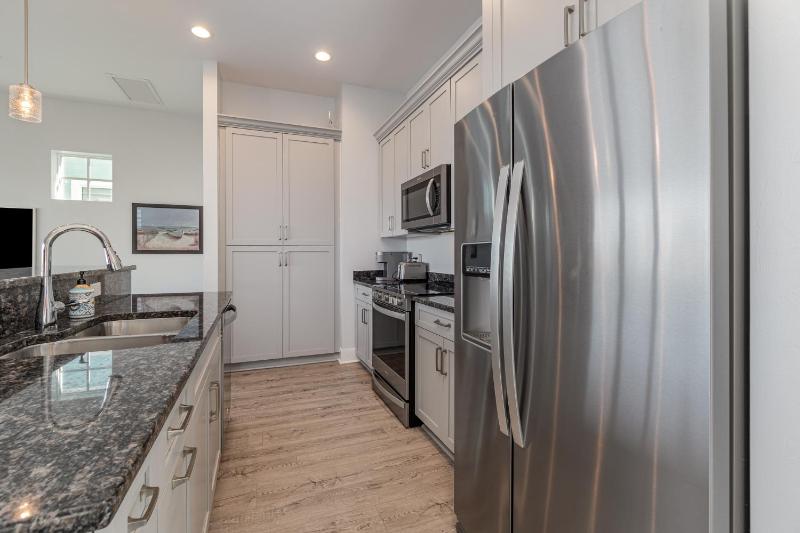 2 Story Lux Waterfront Living in Cape Harbour - Villa Funky Fish House - image 35