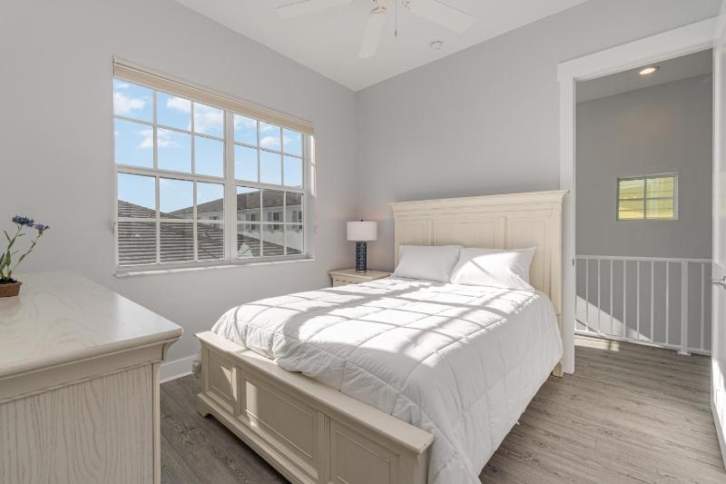 2 Story Lux Waterfront Living in Cape Harbour - Villa Funky Fish House - image 33