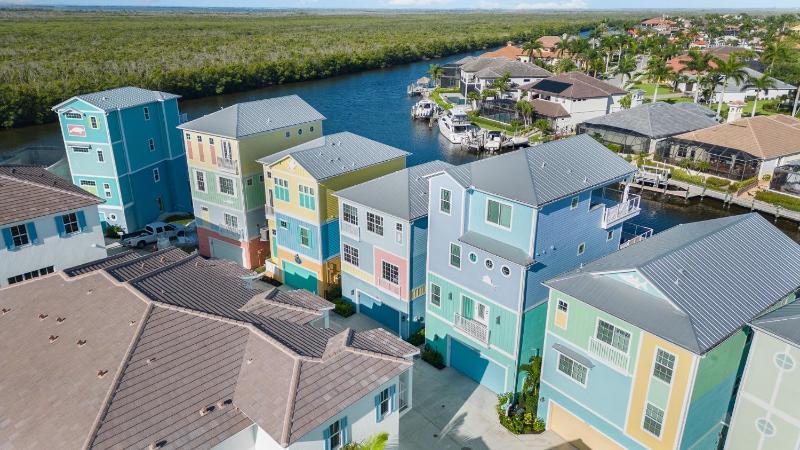 2 Story Lux Waterfront Living in Cape Harbour - Villa Funky Fish House - image 39