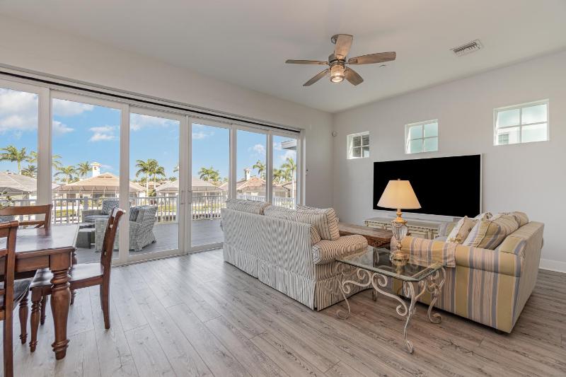 2 Story Lux Waterfront Living in Cape Harbour - Villa Funky Fish House - image 46