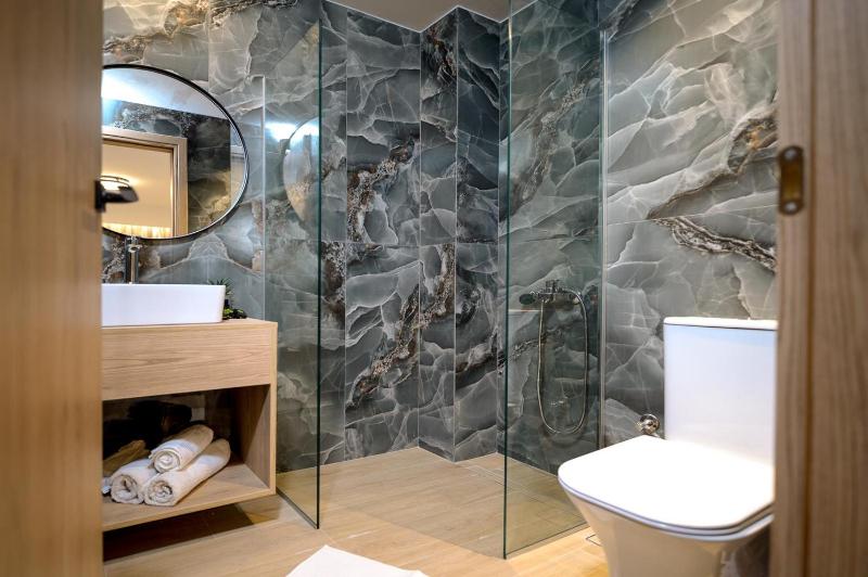 Soho Blue City Hotel - image 9
