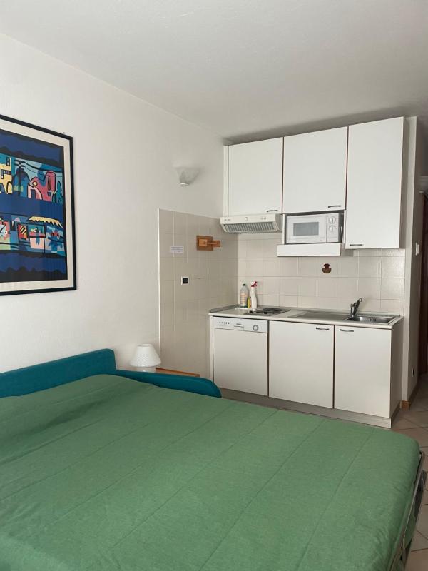 Studio (2 Adults) image 2