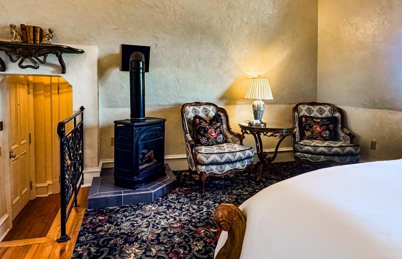 French Style Room with Ocean View image 2