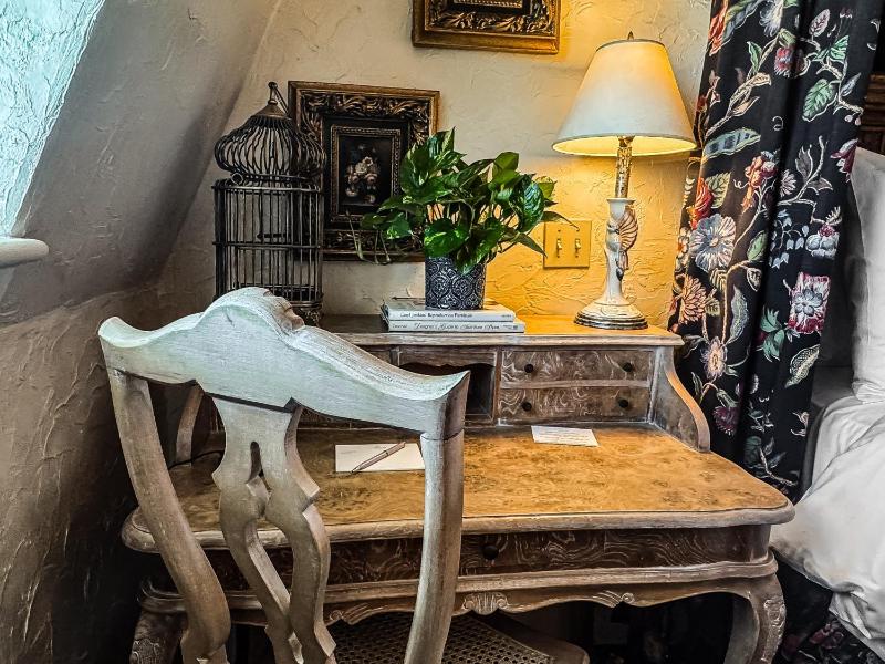 French Style Room with Ocean View image 4