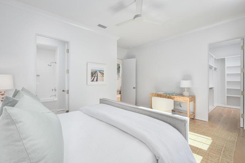 74 Elysee Court - image 36