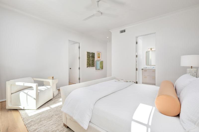 74 Elysee Court - image 38