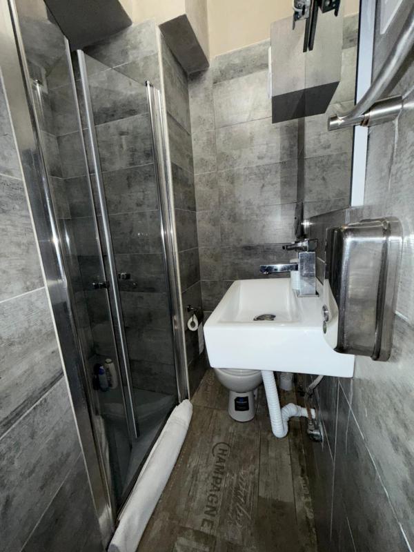 Bunk Bed in Mixed Dormitory Room image 4