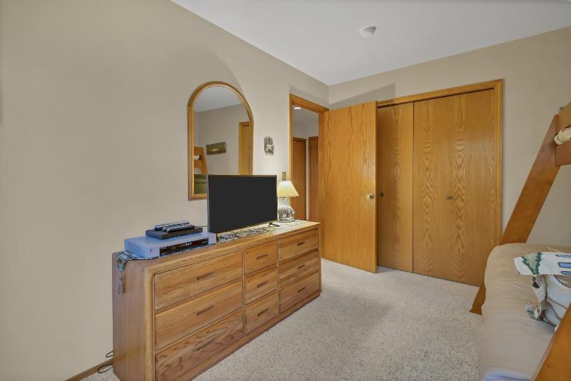 8 Crag - image 15