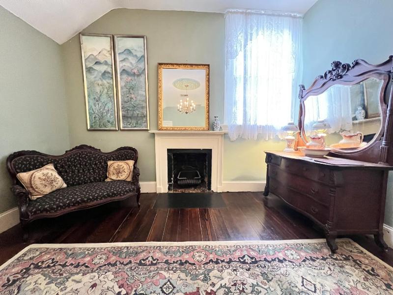 Double or Twin Room image 4