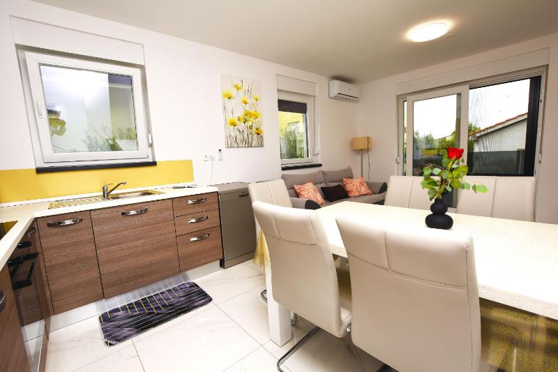 Apartments Daisy - image 10