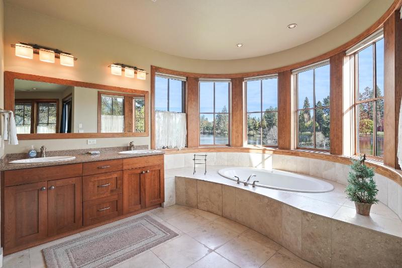 Drake Park Villa - image 5