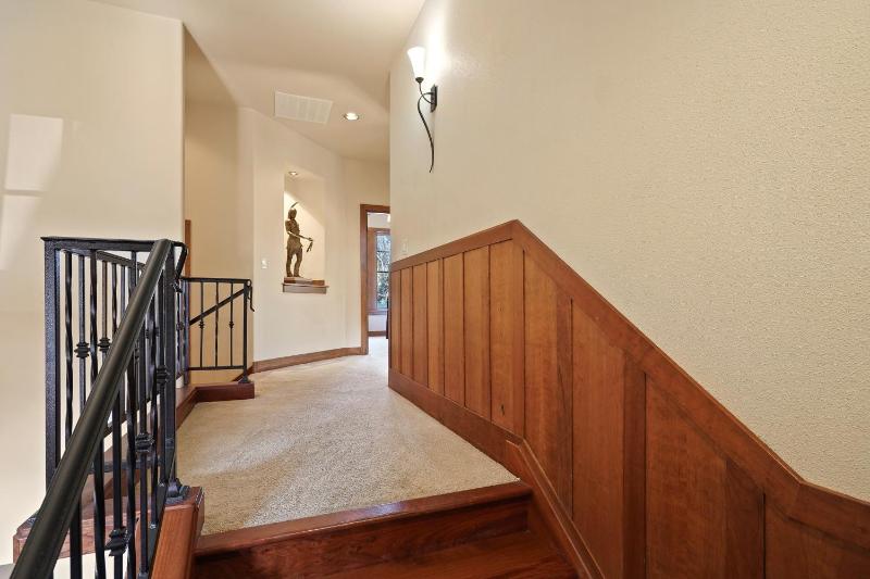 Drake Park Villa - image 33