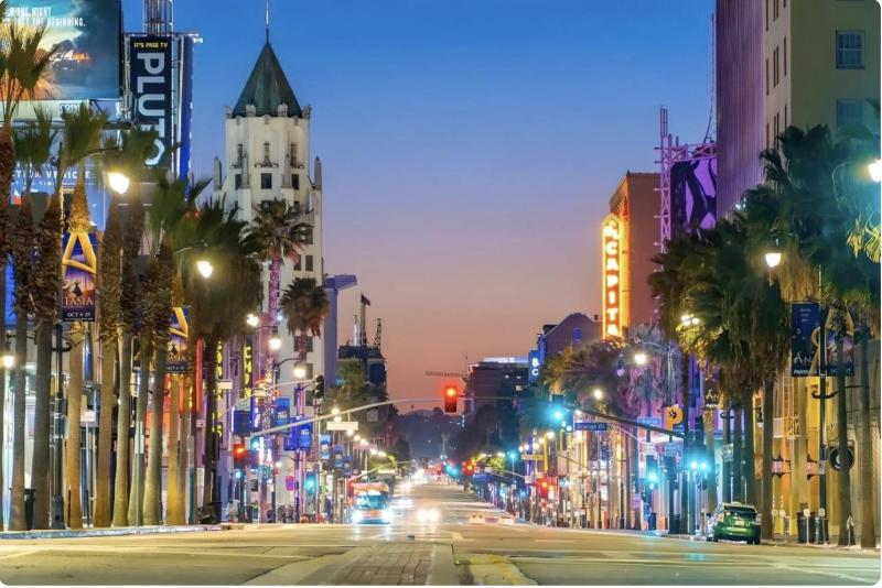 Hollywood Apartment Near Walk of Fame - image 13