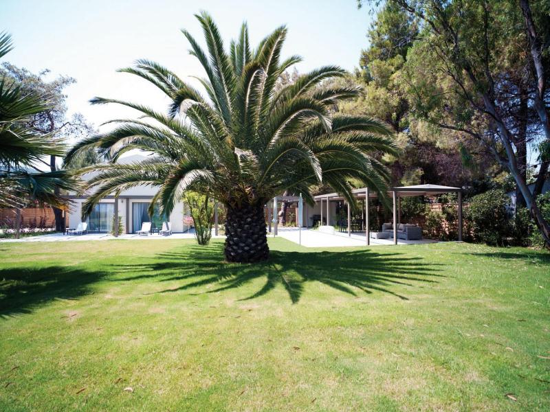 Two-Bedroom Villa image 3