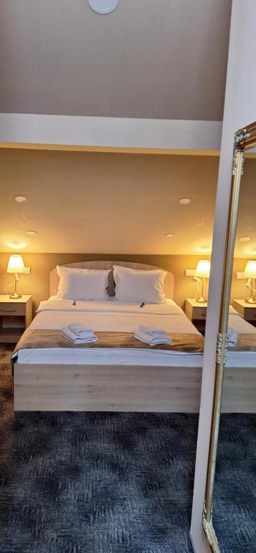 Economy Double Room image 4