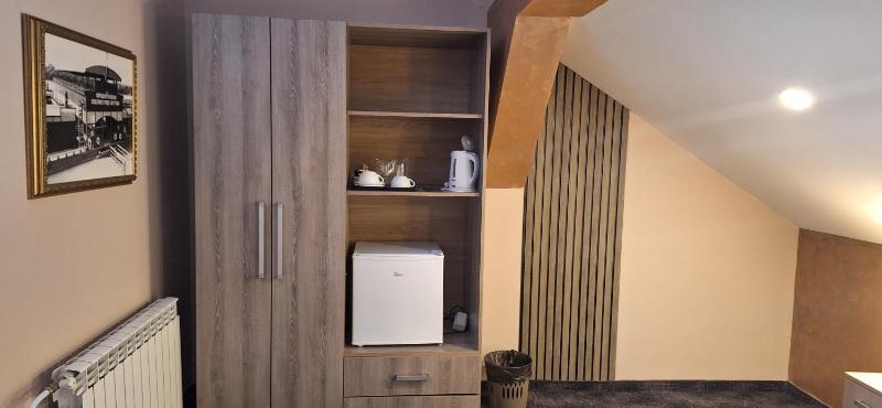 Economy Double Room image 2