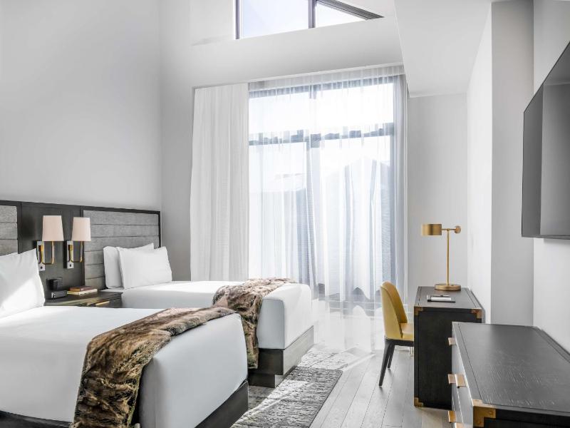 Premium Three-Bedroom Residence with One King Bed - One Queen Bed - Two Double Beds - Jordanelle View image 2