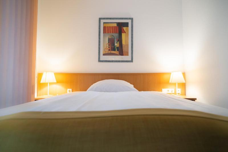 Double Room image 3