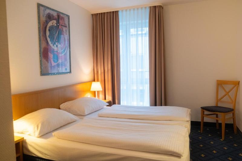 Double Room image 2