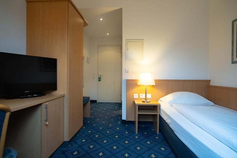 Single Room image 1