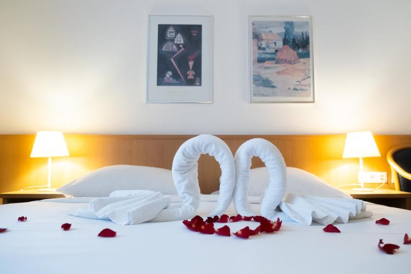 Double Room image 4
