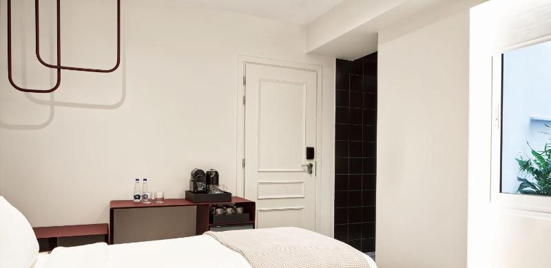 Economy Double Room image 4