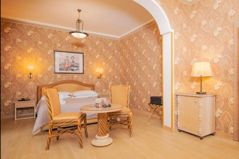 Junior Suite with Sea View image 3