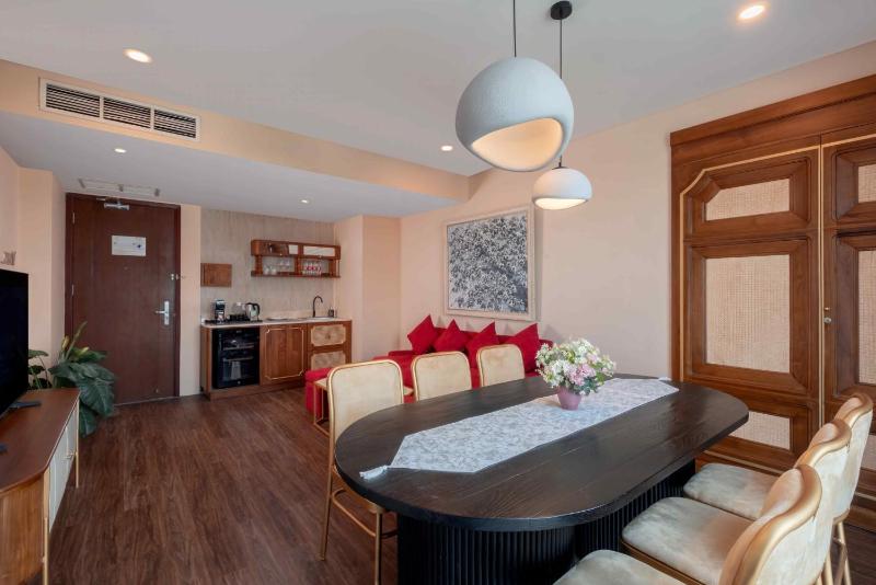 Grand Edge Hotel Semarang - image 12