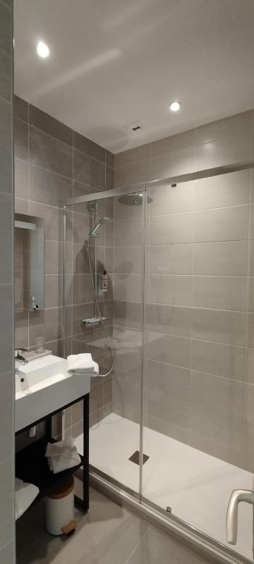 Standard Double Room image 2