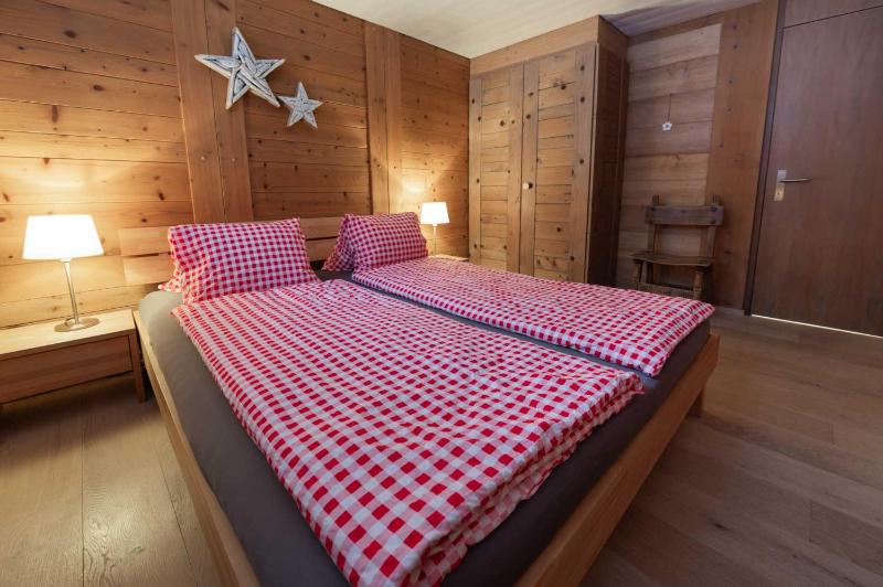 One-Bedroom Apartment image 2