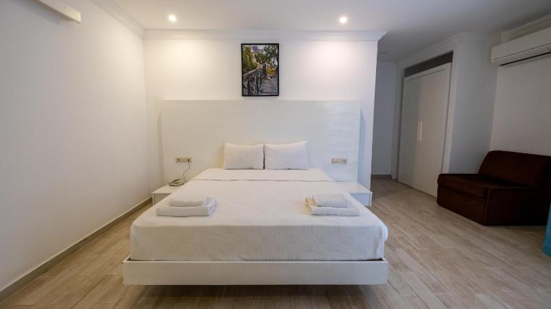 Standard Double or Twin Room image 2