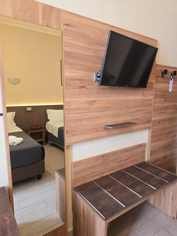 Twin Room image 1